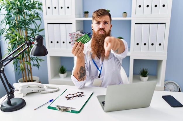 Jak odliczyć leki od podatku i kiedy to możliwe?