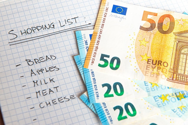 Jak wystawić fakturę w euro i czy warto rozliczać się w walucie obcej?