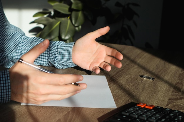 Jak zaksięgować odpis na zfśs w firmowej księgowości?