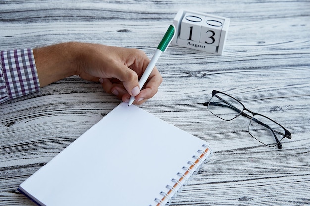 Jak zrobić listę obecności w Wordzie szybko i bez problemów?