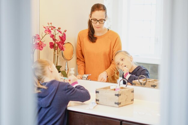 Jak obliczyć zasiłek opiekuńczy na chore dziecko?