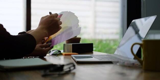 Jak wysłać dokumenty finansowe do KRS zgodnie z obowiązującymi przepisami?